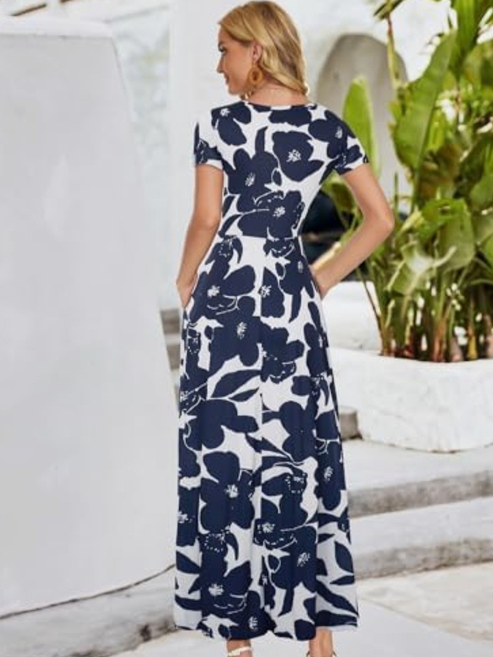 Women’s Navy Floral Maxi Dress - Elegant Summer Fit - Picture 3 of 7